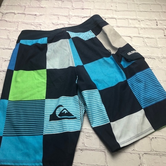 Quiksilver graphic‎ blue black and green board shorts size 30 - Picture 6 of 7